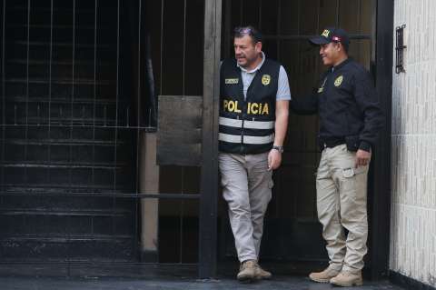 Hermano de la presidenta Dina Boluarte es arrestado por la Policía en Perú