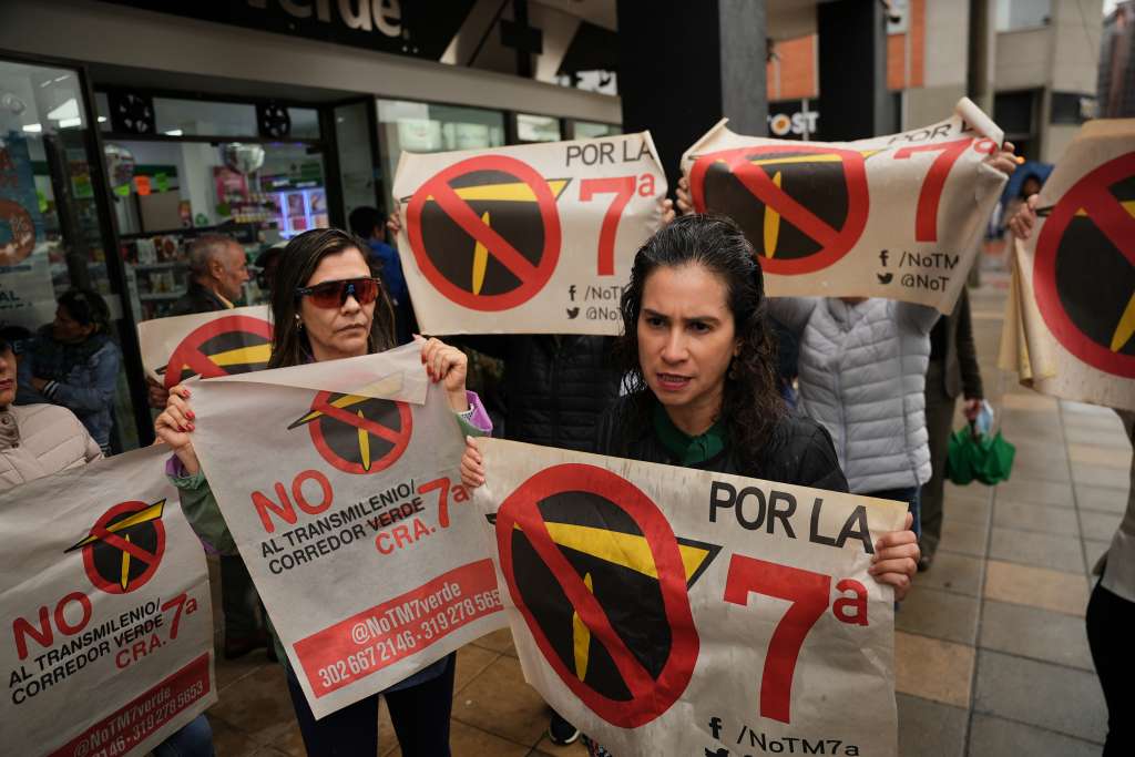 En la calle 119 se congregaron vecinos y habitantes de Usaquén, en rechazo las obras.