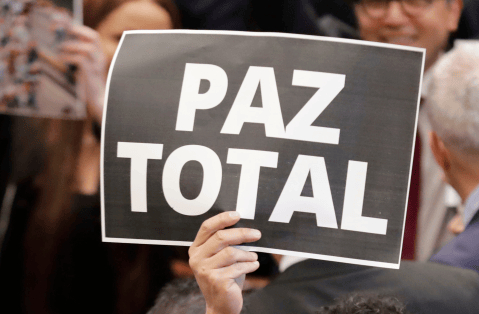 Culpar a los diálogos de paz, absolver a la política de seguridad