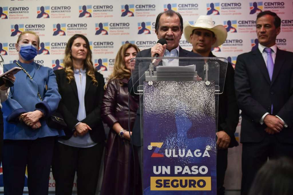 Óscar Iván Zuluaga, proclamado candidato presidencial del Centro Democrático