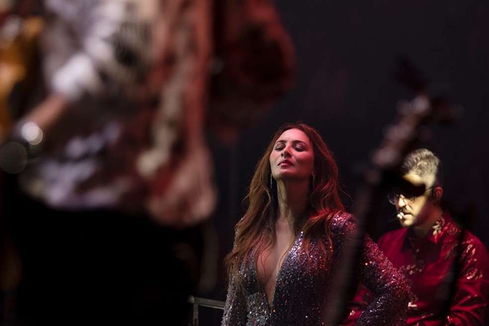 Myriam Hernández acompañada de su banda interpretó sus mayores éxitos y las nuevas canciones de su próximo álbum, entre baladas y hits del pop romántico.
