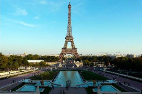 Se subasta un tramo de las escaleras originales de la torre Eiffel