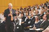“Preparar mejor a los empleados es una responsabilidad moral”: Tom Peters