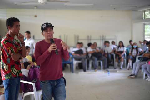 Excombatientes de Farc llegaron a colegio en Montes de María para hacer memoria