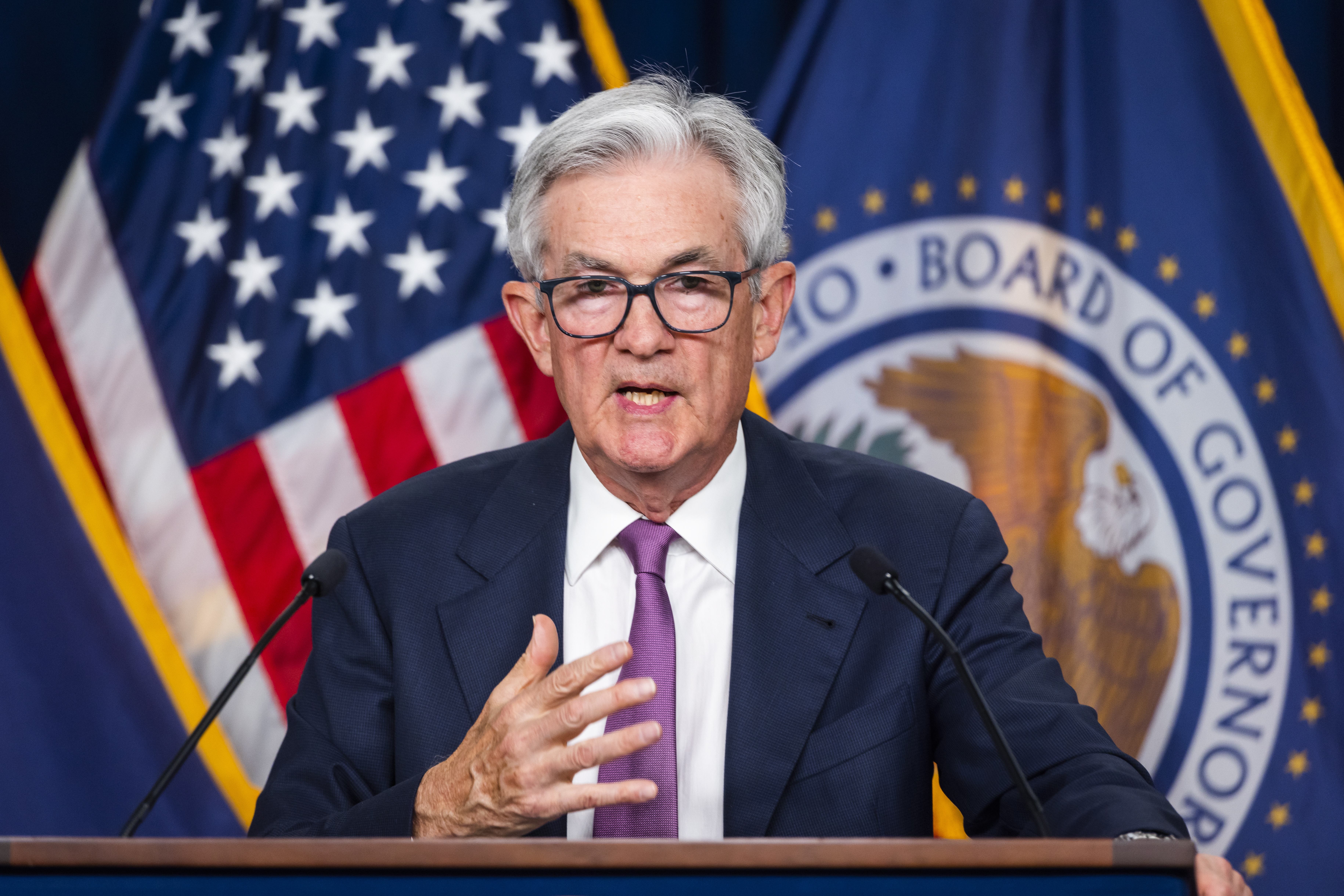 Washington (United States), 14/06/2023.- Federal Reserve Board Chairman Jerome Powell holds a news conference after the Fed refrained from raising interest rates following its two-day conference at the Federal Reserve in Washington, DC, USA, 14 June 2023. The Fed is pausing its interest rate hikes after raising them 10 times in a row to curb inflation. (Estados Unidos, Roma) EFE/EPA/JIM LO SCALZO