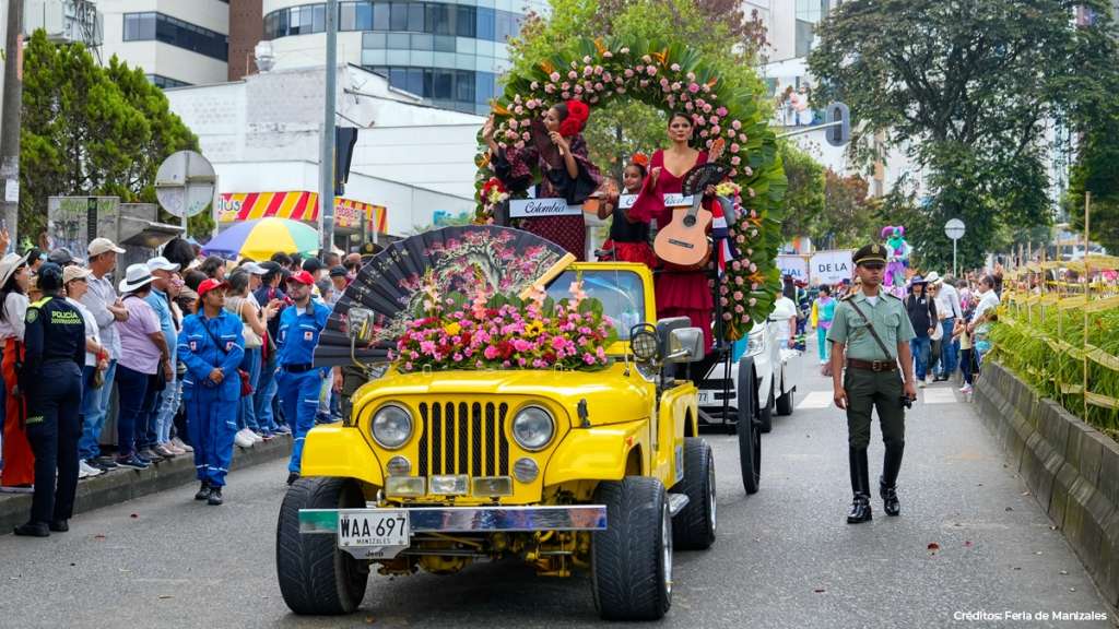 La Feria de Manizales es un evento cultural y turístico de Colombia que combina desfiles, conciertos, ferias artesanales, actividades deportivas, atrayendo a miles de visitantes por su seguridad, organización e impacto económico.