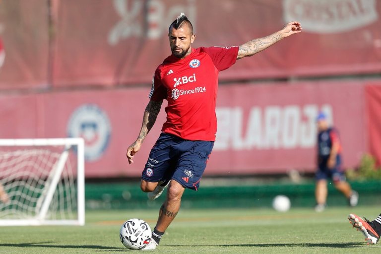 Ricardo Gareca pone en duda participación de Arturo Vidal en la Copa América
