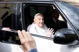 El papa sale de su convalecencia para visitar una cárcel en Roma en Semana Santa