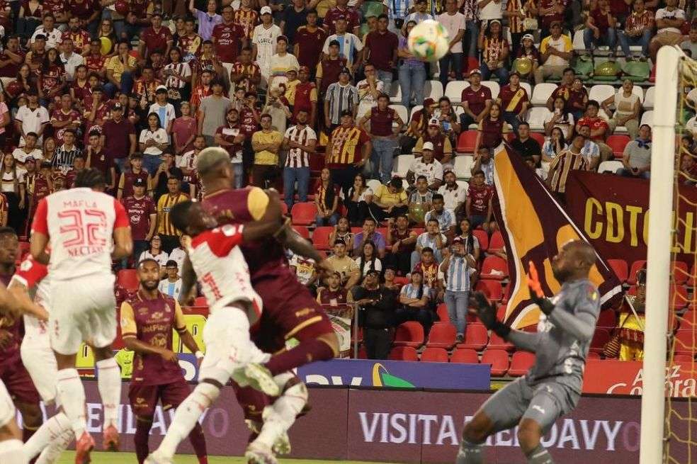 Deportes Tolima y Santa Fe chocaron este sábado en el Manuel Murillo Toro.