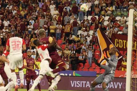 Santa Fe quedó eliminado de la Liga BetPlay tras caer ante Tolima en tiempo de descuento