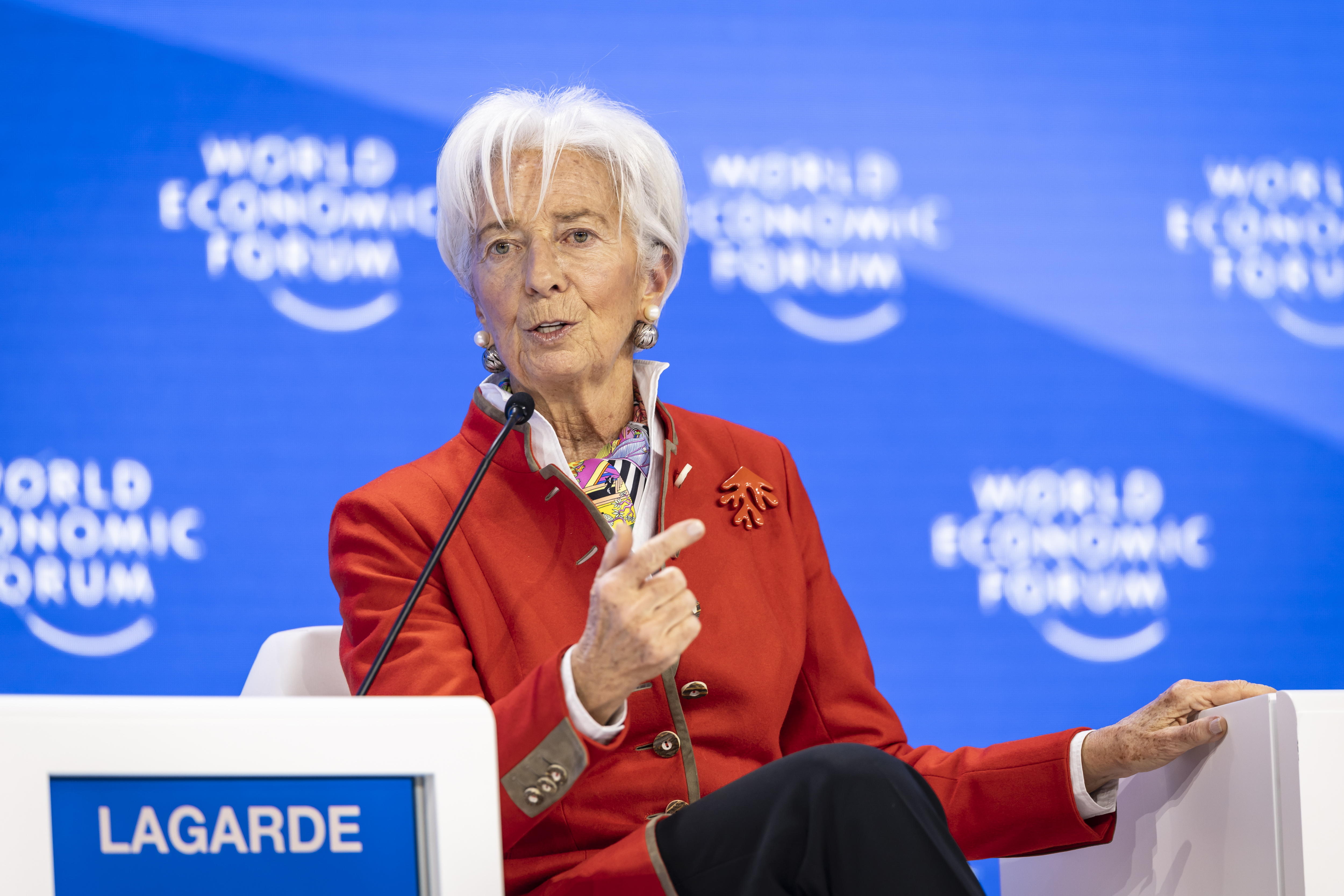 Davos (Switzerland), 24/01/2025.- President of the European Central Bank (ECB) Christine Lagarde attends a plenary session during the 55th annual meeting of the World Economic Forum (WEF) in Davos, Switzerland, 24 January 2025. The World Economic Forum's annual meeting gathers entrepreneurs, scientists, and corporate and political leaders in Davos from 20 to 24 January. (Suiza) EFE/EPA/MICHAEL BUHOLZER