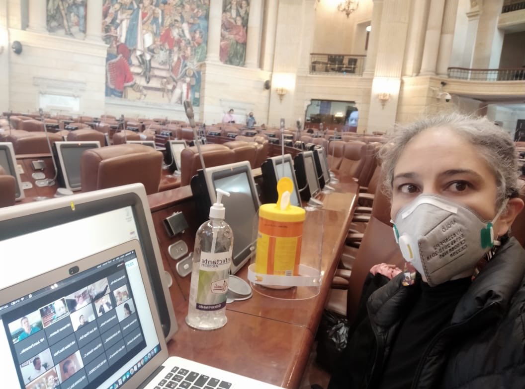 Mediante una acción de tutela, Pizarro y otros representantes, reclamaron por lo que consideran es la “vulneración de sus derechos a la participación política, el ejercicio y control del poder político, y la libertad de expresión", en lo que tiene que ver con realizar sesiones presenciales. / Tomada de Twitter @PizarroMariaJo