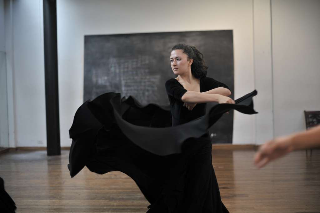 Bailarines de Danza Contemporanea compañia.