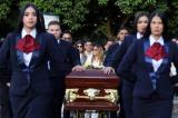 Así fue el funeral de B-King: con globos, palomas y mariachis despiden al artista