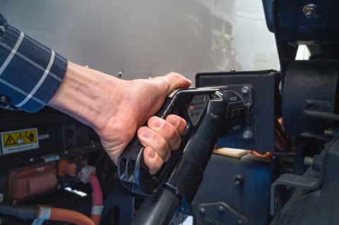 En 2021 se pondrían en marcha nuevas electrolineras de carga rápida en Colombia