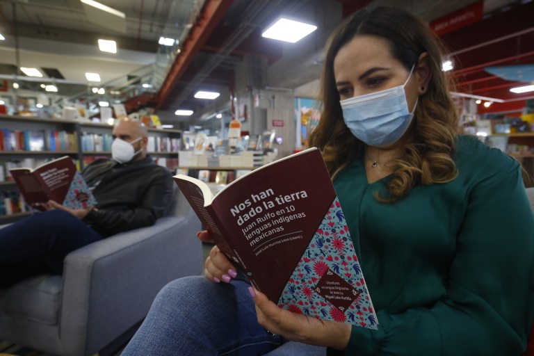 Traducen un cuento del escritor mexicano Juan Rulfo a lenguas indígenas