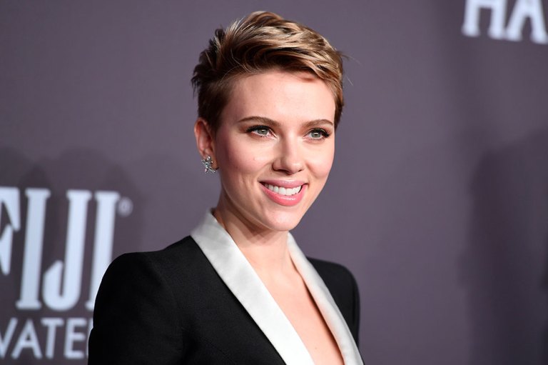 Scarlett Johansson como Dante «Tex» Gill: A Hollywood le cuesta incluir a personas transgénero