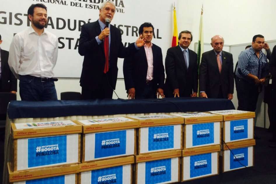 Enrique Peñalosa durante la inscripción de su candidatura. / Cortesía.