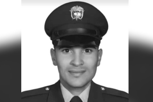 El patrullero Richard Steve Pava, de 26 años, falleció tras la fuga de un recluso que estaba bajo su tutela. Todo indica que se trató de un suicidio.