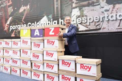 Roy Barreras presentó un millón de firmas para validar su aspiración presidencial