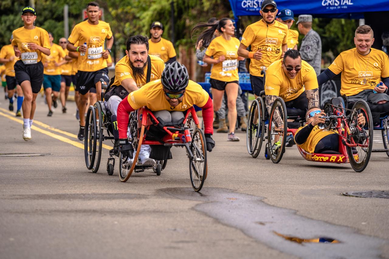 Corredores en la modalidad de Handcycle.