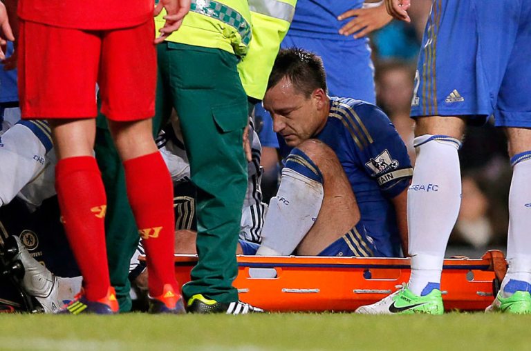 John Terry estará de baja unas semanas por su lesión de rodilla