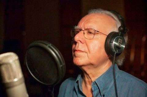 Murió Carlos do Carmo, reconocida voz del fado