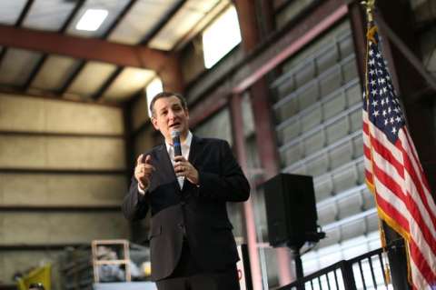Juez de EE.UU. rechaza petición para prohibir a Ted Cruz ser presidente