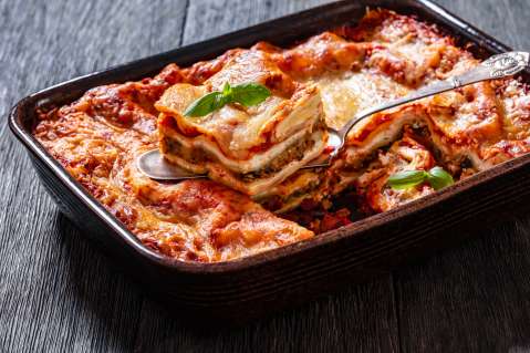 Receta: así se cocina una lasaña para 12 personas