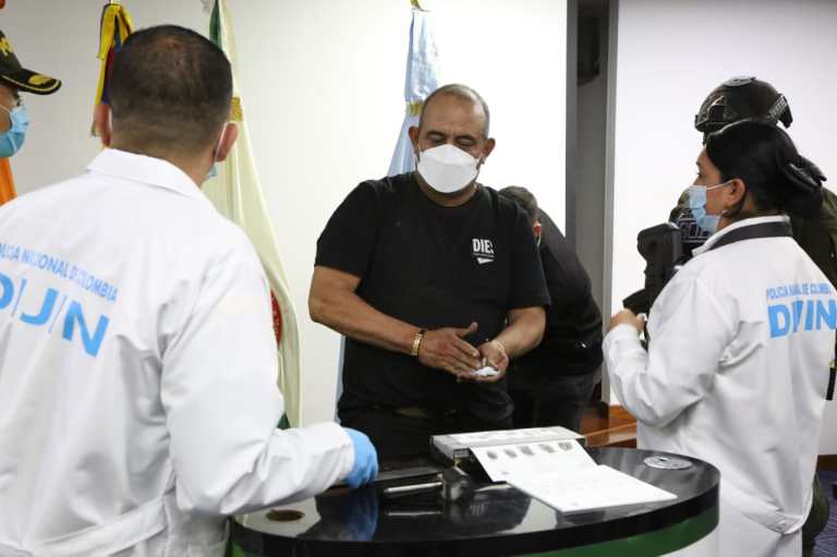 La pregunta ahora es ¿Quién va a suceder a Otoniel en el clan del golfo? Aunque el director de la Policía, el general Jorge Luis Vargas, aseguró que era el fin de la organización, fuentes que conocen las entrañas del clan aseguran que la posta quedará en manos de Jobanis Ávila Villadiego, alias chiquitomalo. Fue hombre de confianza de Otoniel por 20 años.