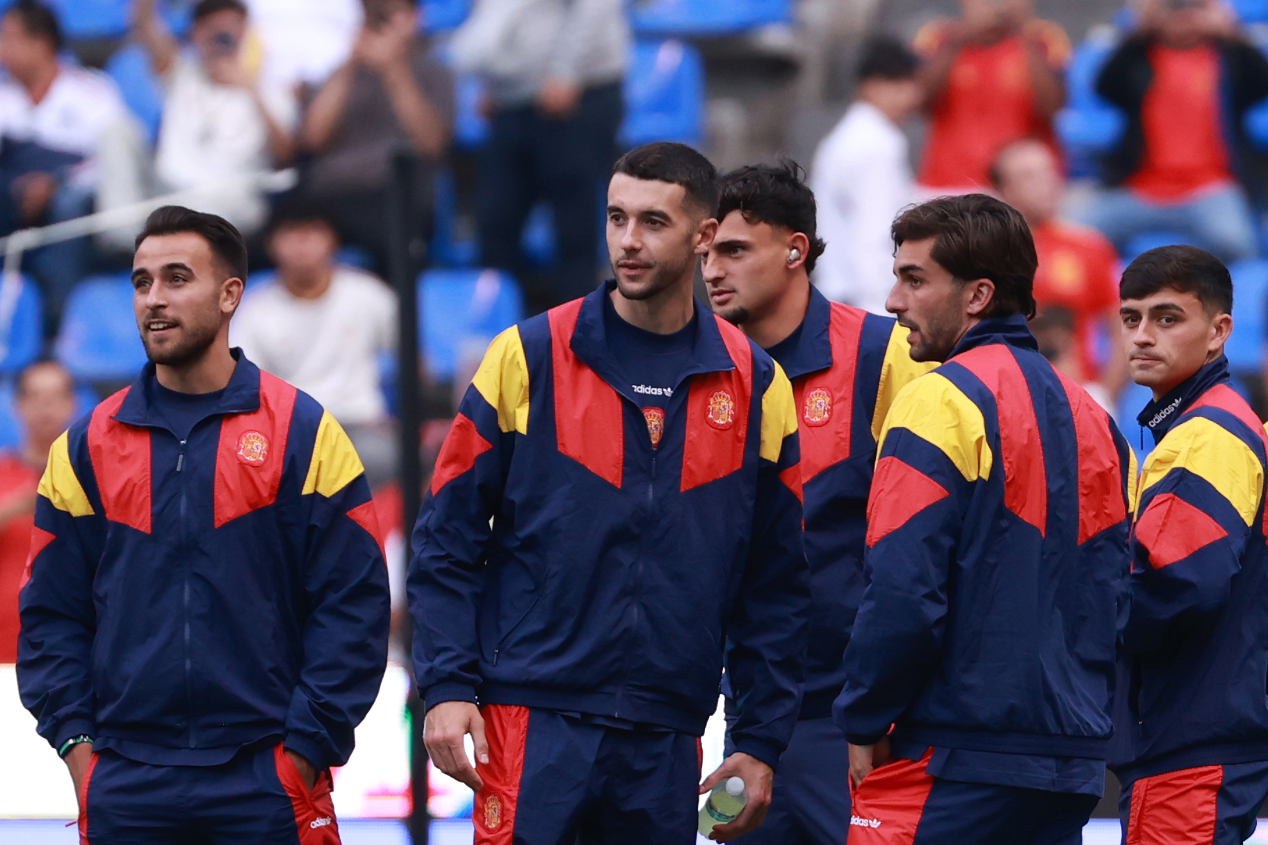 MEX5139. PUEBLA (MÉXICO), 08/06/2026.- Jugadores de la selección de España se reúnen este lunes, antes de iniciar un partido amistoso previo al Mundial de Fútbol 2026 entre España y Perú en el estadio Cuauhtémoc en Puebla (México). EFE/ Alex Cruz