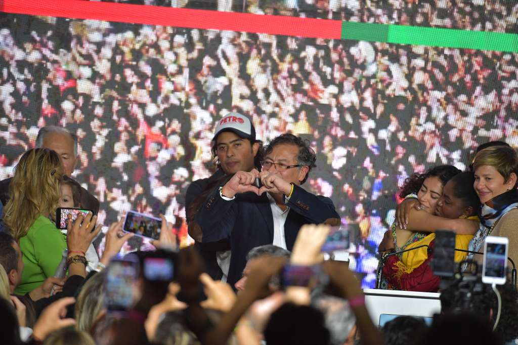 Candidato por el Pacto Histórico y su fórmula vicepresidencial Francia Márquez, dan un discurso al conocer los resultados "8’527.421 votos" de la primera vuelta de las elecciones presidenciales 2022.