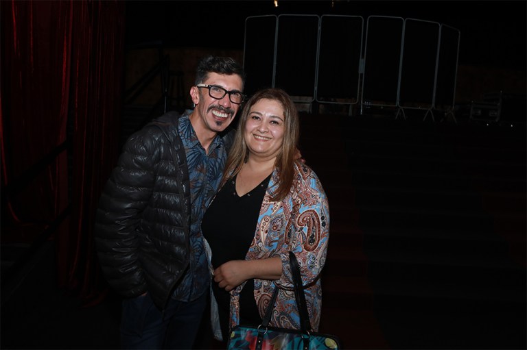ARELYS HENAO CON PERSONAJES DE LA NOVELA