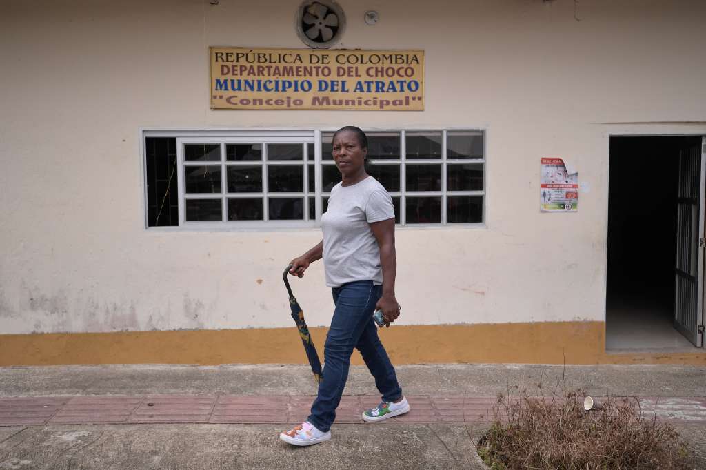Diferentes aspectos de este municipio del Chocó: Casas, vías, habitantes, ríos, fuerza pública.