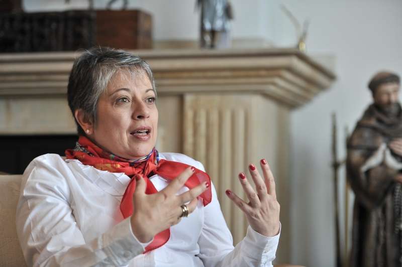 La vicefiscal, Maria Paulina Riveros, hizo el anuncio sobre el viaje de esta delegación del ente investigador. / Archivo El Espectador.