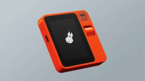 Rabbit lanzó al mercado su dispositivo asistente de inteligencia artificial
