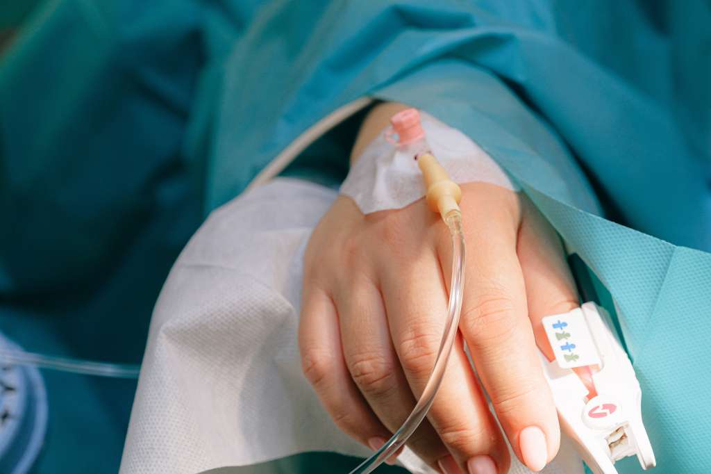 Mujer quedó en coma tras realizarse un procedimiento estético en Bogotá