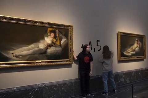 Detienen a dos activistas tras pegarse a dos cuadros de Goya en el Prado