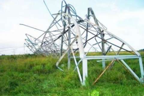 Suspenden reconstrucción de torres eléctricas por nuevos ataques de las Farc
