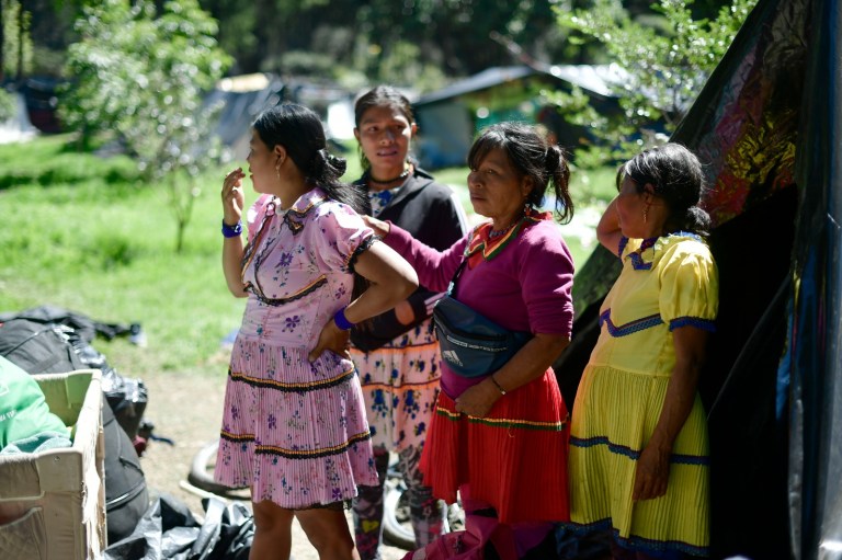 Más de 470 personas, incluidos 200 menores de edad, asentadas en el Parque Nacional a la espera de soluciones y garantías para salvaguardar sus vidas y la de toda su comunidad.