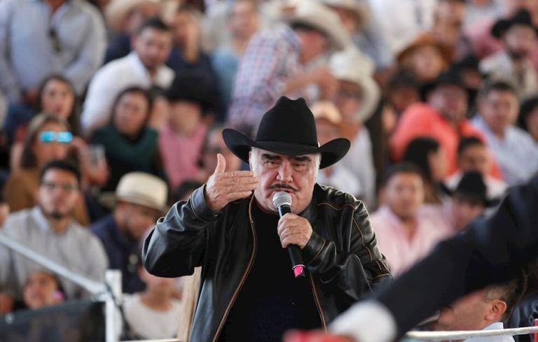 Vicente Fernández celebra sus 80 años en su rancho Los tres potrillos