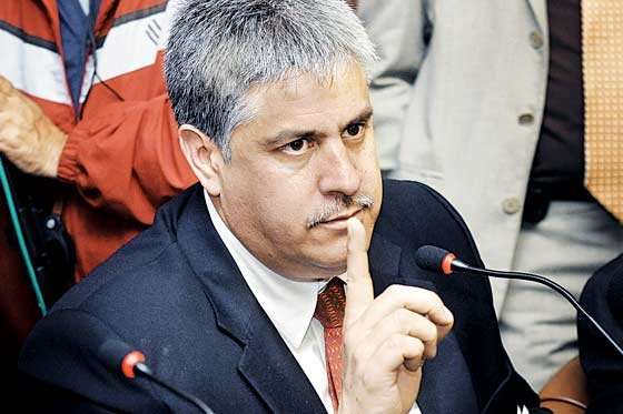 El exsenador fue hallado culpable del delito de interés indebido en la celebración de contratos, entre otros.