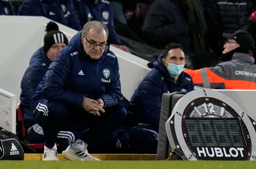 Liverpool (United Kingdom), 23/02/2022.- Leeds United manager Marcelo Bielsa reacts during the English Premier League soccer match between Liverpool FC and Leeds United in Liverpool, Britain, 23 February 2022. (Reino Unido) EFE/EPA/Tim Keeton EDITORIAL USE ONLY. No use with unauthorized audio, video, data, fixture lists, club/league logos or 'live' services. Online in-match use limited to 120 images, no video emulation. No use in betting, games or single club/league/player publications