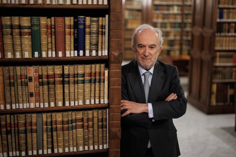 La disputa entre la RAE y el Instituto Cervantes que empañó la defensa de la lengua este año
