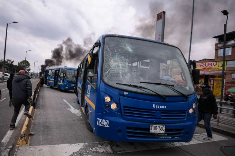 Esta orden, en principio, representaba una situación compleja, pues los conductores de este tipo de vehículos exponen que, gran parte de sus recursos, provienen de este trabajo.