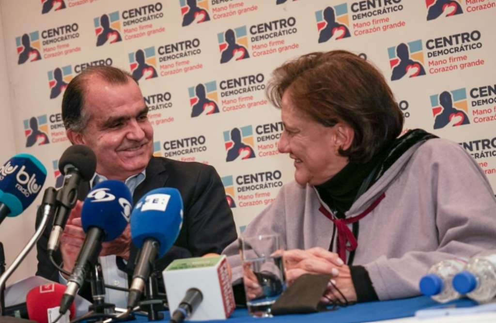 Alicia Eugenia Silva, proveniente del sector público de la educación, será la coequipera de Óscar Iván Zuluaga.