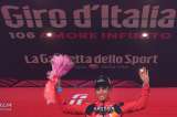 Entre lágrimas, así celebró Santiago Buitrago en el Giro de Italia