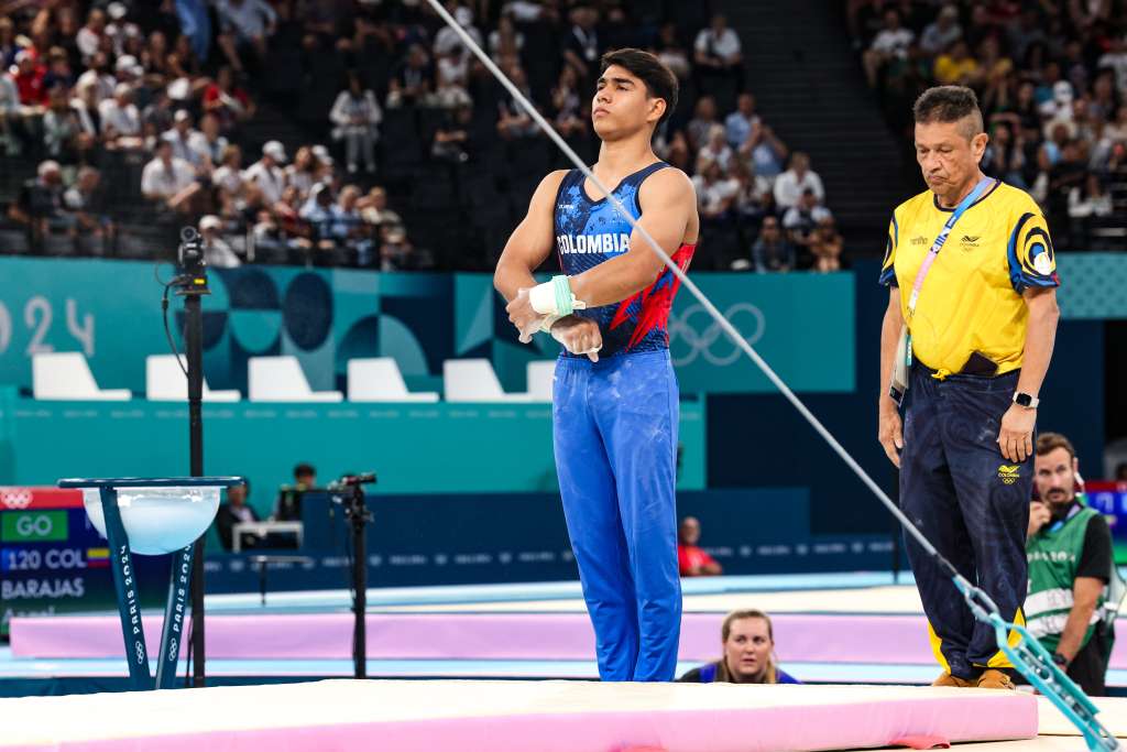 El técnico Jairo Ruiz, artífice de la medalla de plata del gimnasta Ángel Barajas en los Juegos Olímpicos de París 2024.