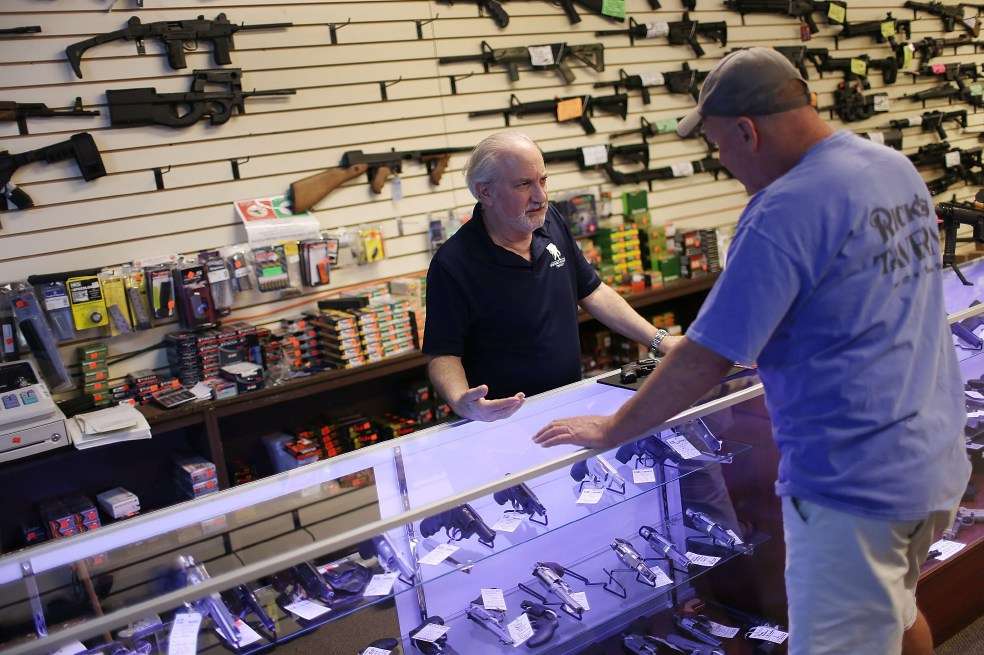 Un sondeo publicado el lunes pasado mostró que el apoyo a leyes más estrictas sobre el control de armas cayó.