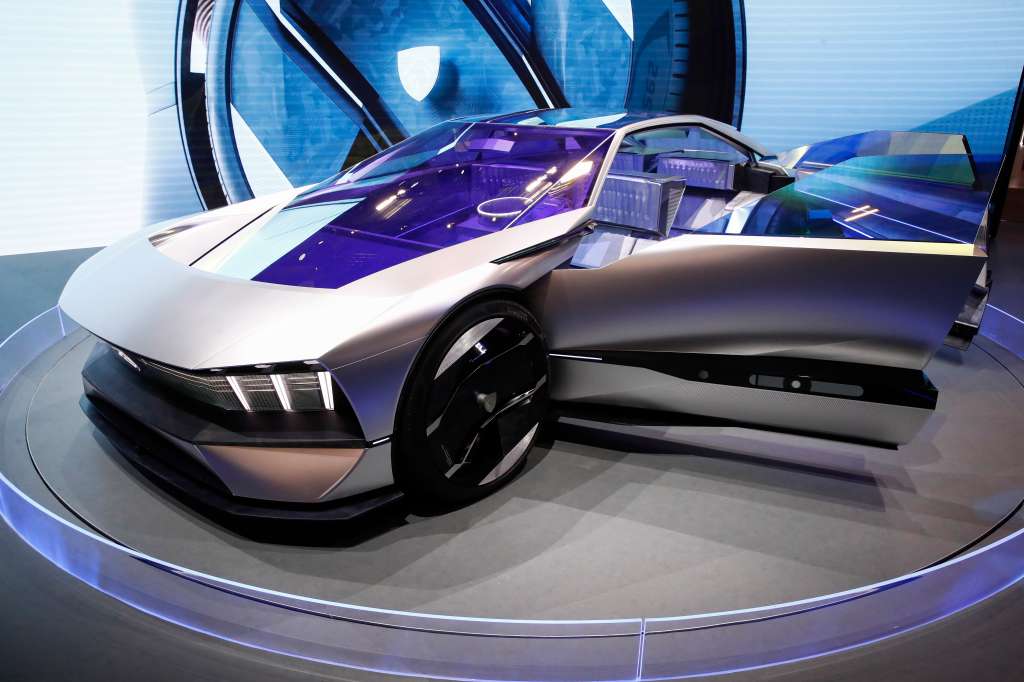 Las Vegas (United States), 06/01/2023.- Peugeot's Inception electric concept car is on display at the Stellantis booth at the 2023 International Consumer Electronics Show in Las Vegas, Nevada, USA, 06 January 2023. CES, the world's largest annual consumer technology trade show, taking place from 4-8 January 2023, is a place where industry manufacturers, advertisers and tech-minded consumers converge to get a taste of new innovations coming to the market each year. (Estados Unidos) EFE/EPA/CAROLINE BREHMAN